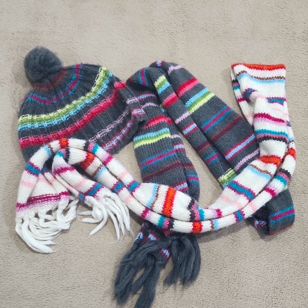 One Gap hat and 2 scarfs